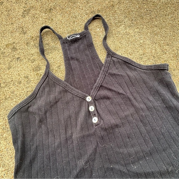 Tilly's Black Ribbed Cropped Camisole with Button Detail - Picture 3 of 4